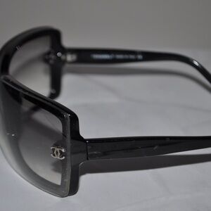 CHANEL Glossy Black Sunglasses